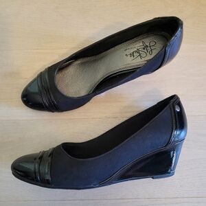 Black Wedge Pumps sz 7.5 - with box!